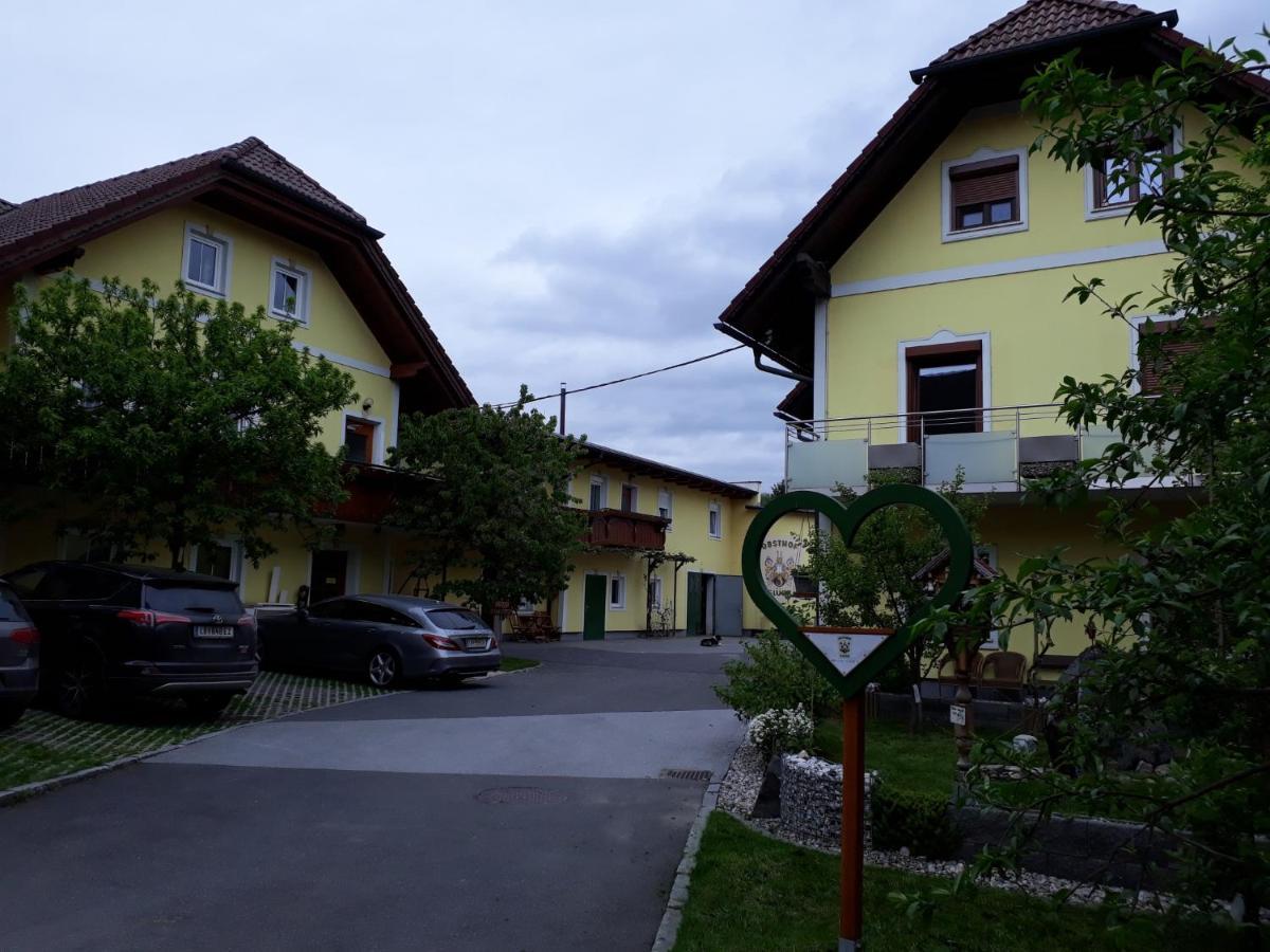 Obsthof Glueck Bed & Breakfast Gamlitz Eksteriør bilde